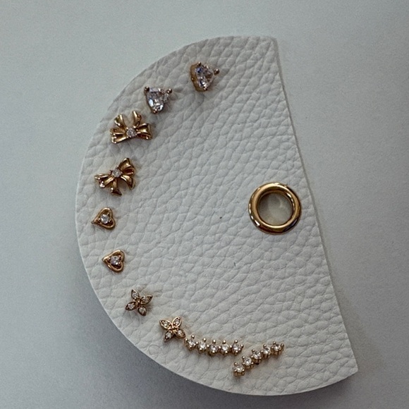 Jewelry - Gold Earrings Set